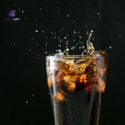 Lasi, jossa pepsi maxia